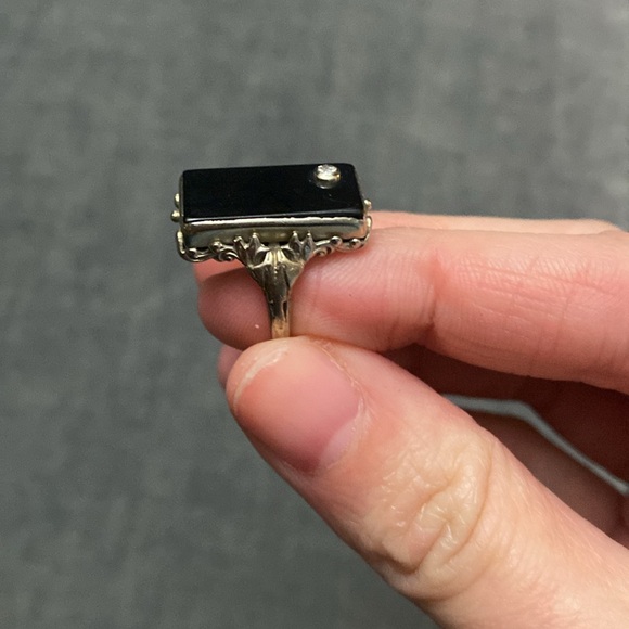 Vintage 18k White Gold Diamond Onyx Ring - Picture 2 of 5